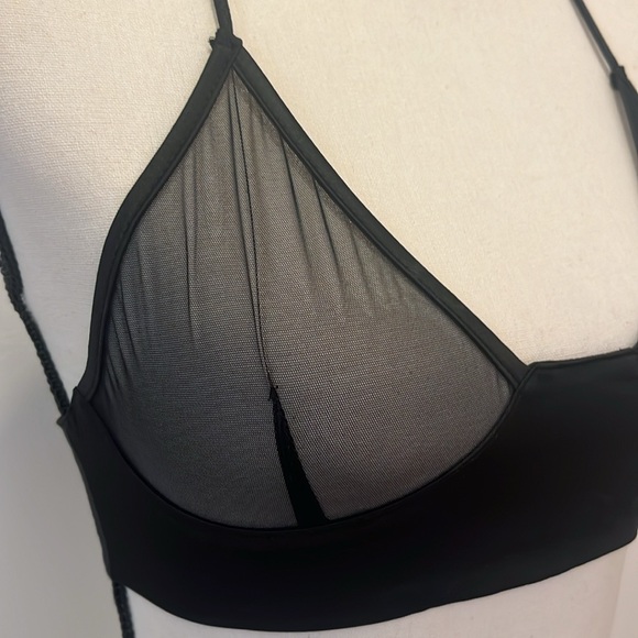 Sexy black bra - Picture 3 of 7